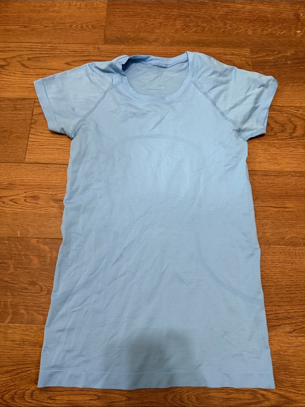 lululemon short sleeve swiftly light blue size 6